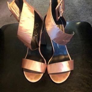 So Me women’s size 5.5 satin shoes